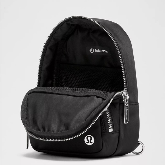 Lululemon Everywhere Small Sling Bag- Black - Picture 4 of 5